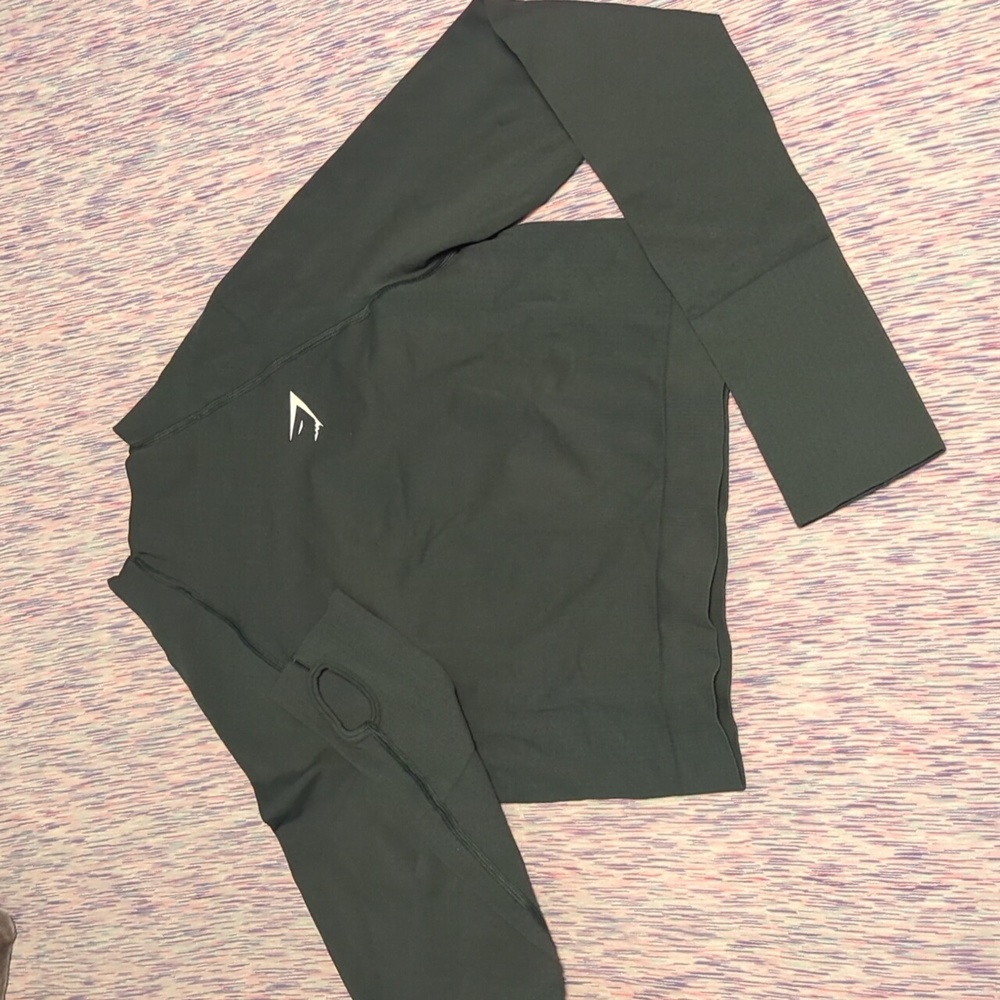 Gymshark cropped high neck lifting top